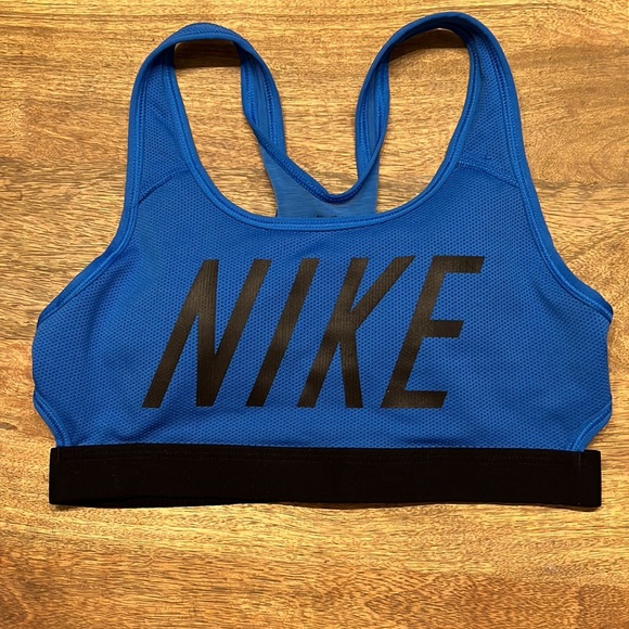 Nike sports bra lot - Picture 6 of 8